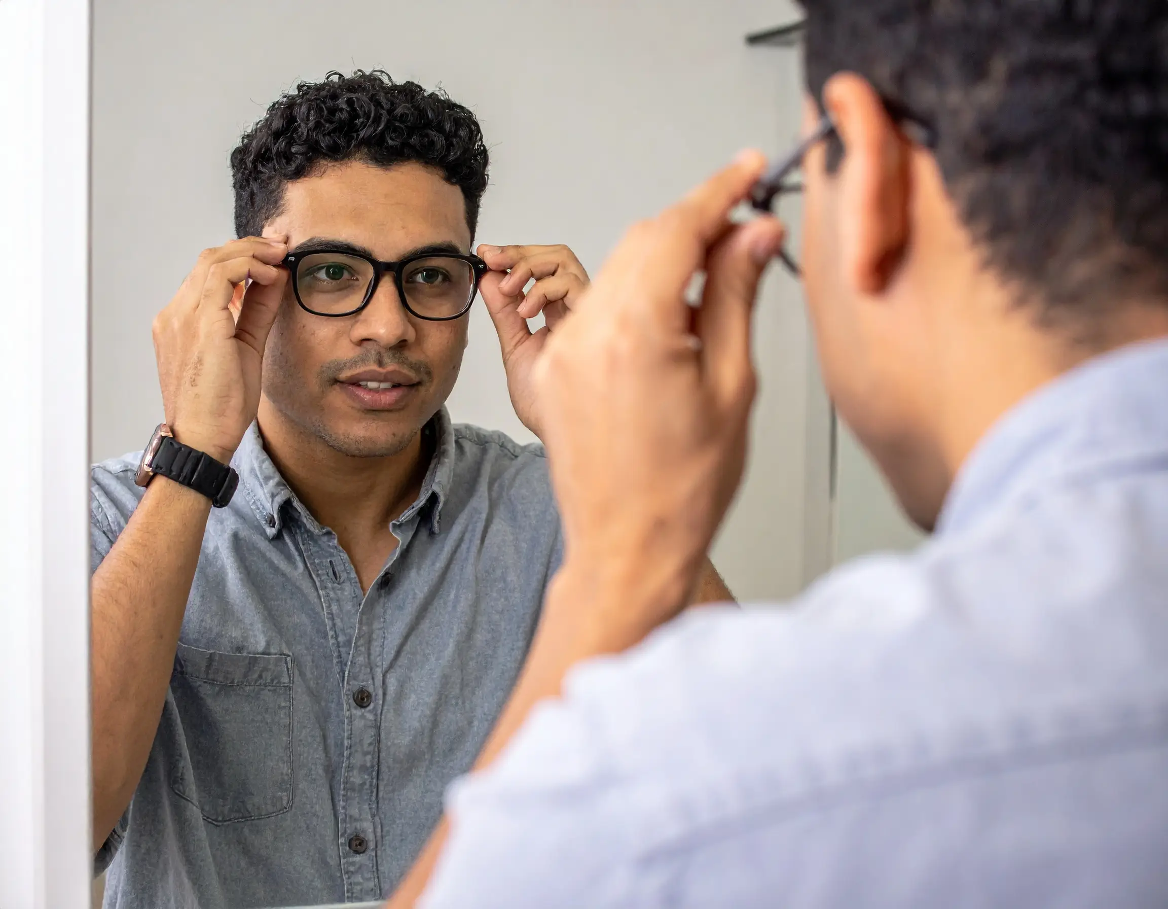 3 How Long Does It Take to Get Used to New Glasses? Overcome Headaches, Dizziness & Adapt Faster!